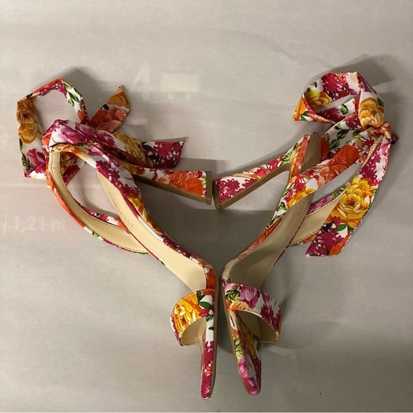 NEW Nine West Kobs Ankle Wrap Sandals White Blooms Floral Multi - Picture 5 of 9